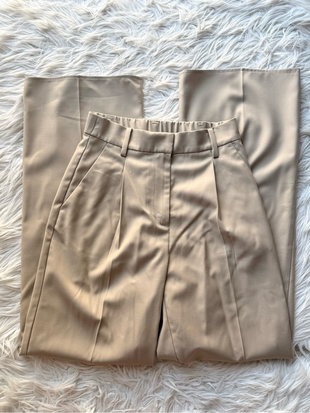 H&M Beige Pleated Wide Leg Tailored Trousers Dress Pants Size 4